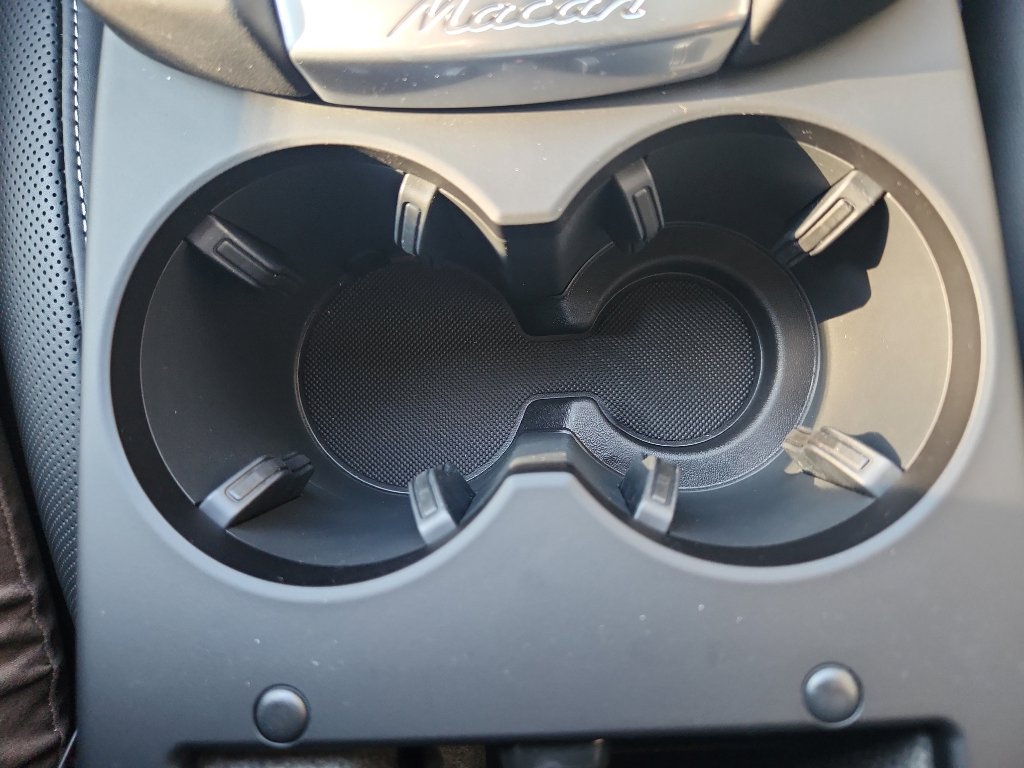 New 2026 Porsche Macan GTS image 36