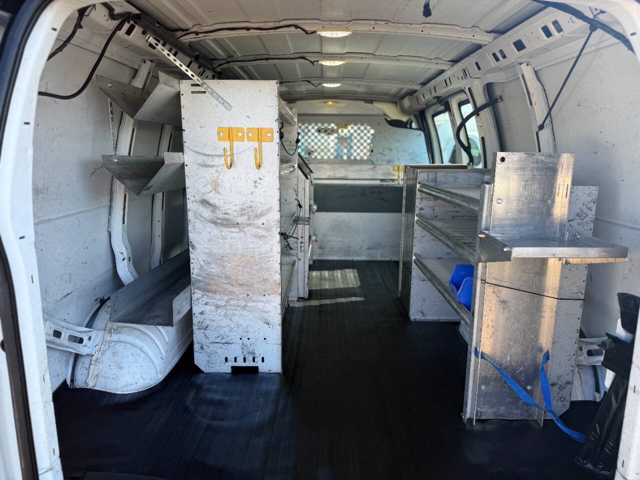 Used 2015 Chevrolet Express 2500 RWD image 5