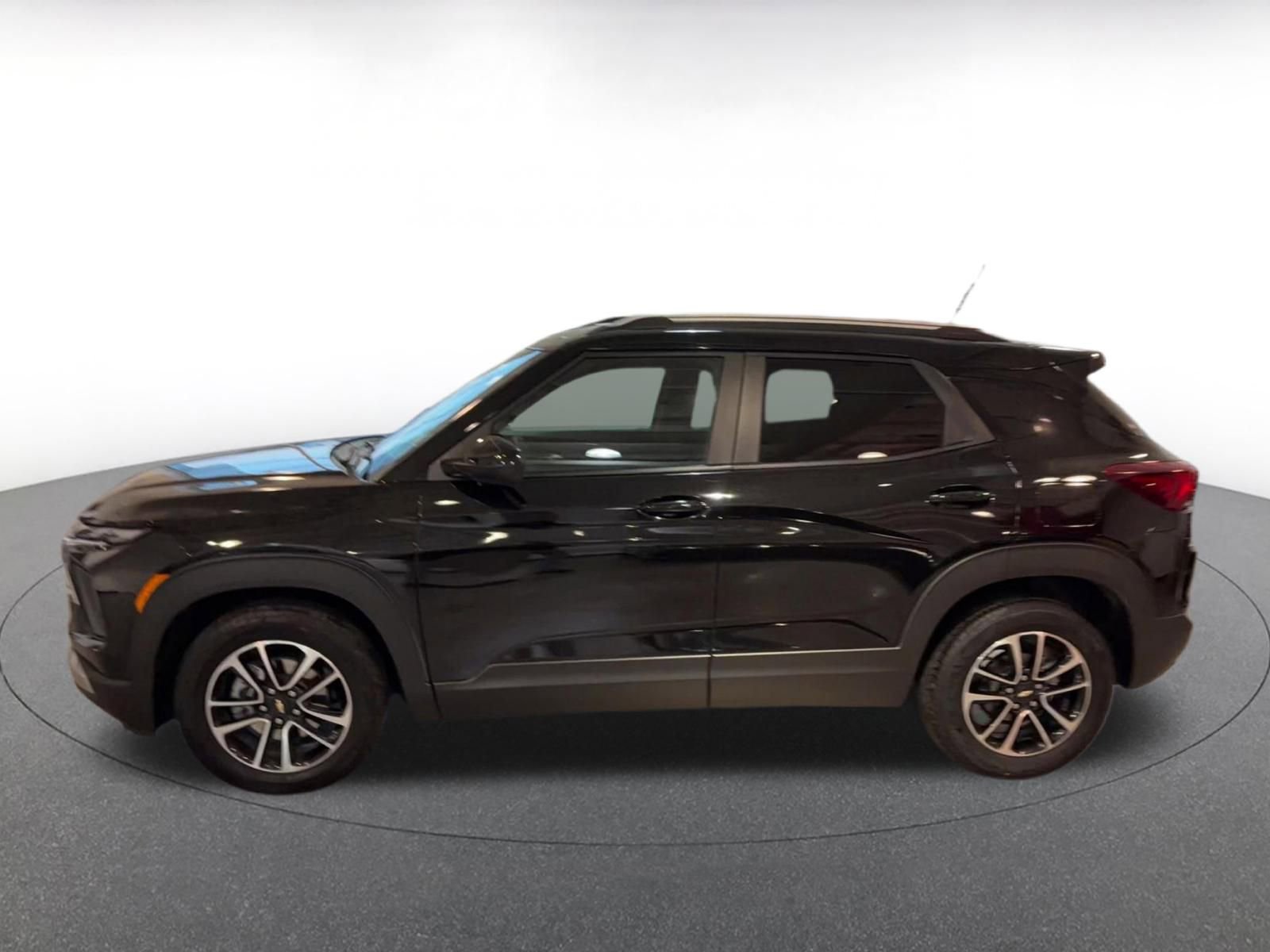 Used 2025 Chevrolet TrailBlazer LT image 9