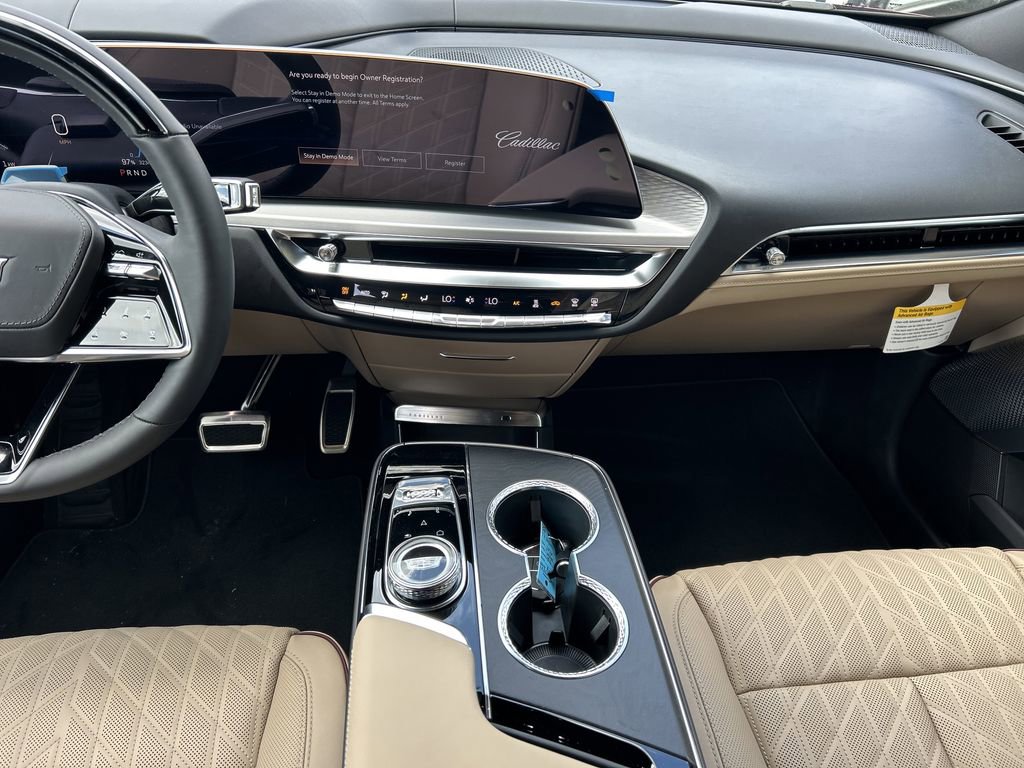 New 2026 Cadillac Lyriq Signature Sport w/ Nappa Leather Package AWD/4WD image 15