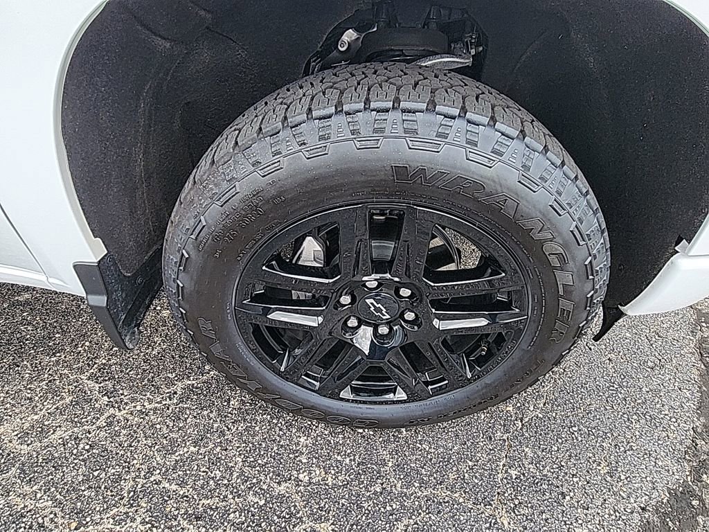 New 2025 Chevrolet Silverado 1500 RST w/ Z71 Off-Road Package AWD/4WD image 11