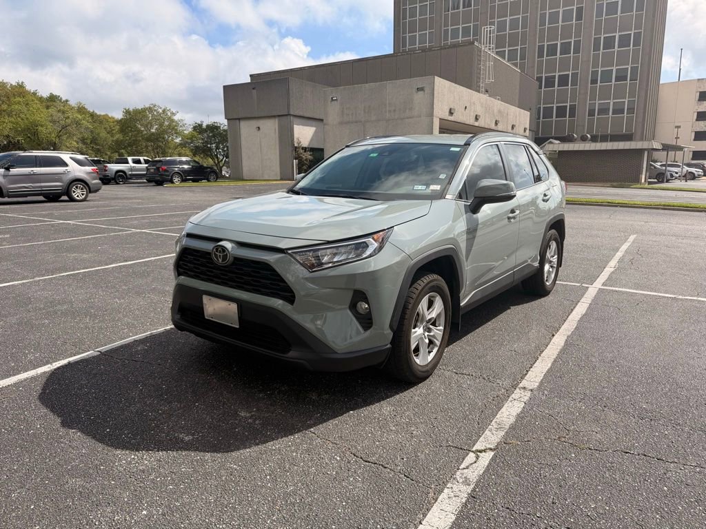 Used 2021 Toyota RAV4 XLE image 1