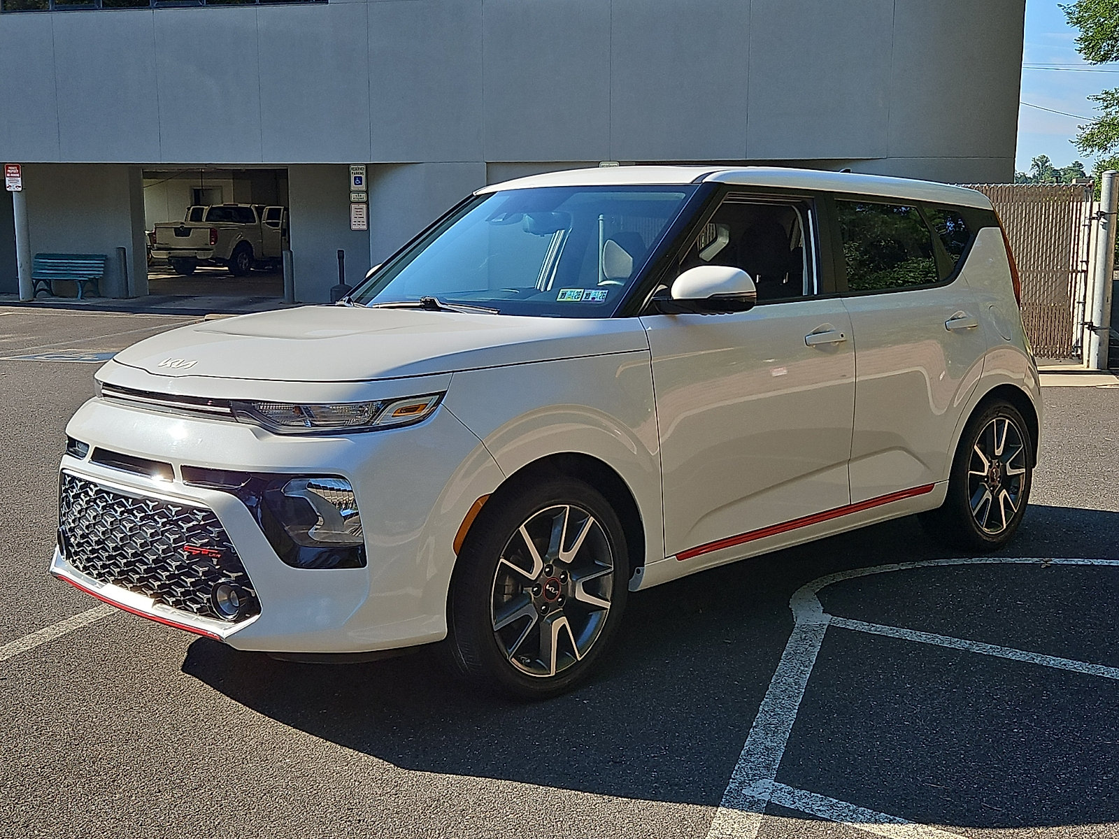 Used 2022 Kia Soul GT-Line FWD image 3