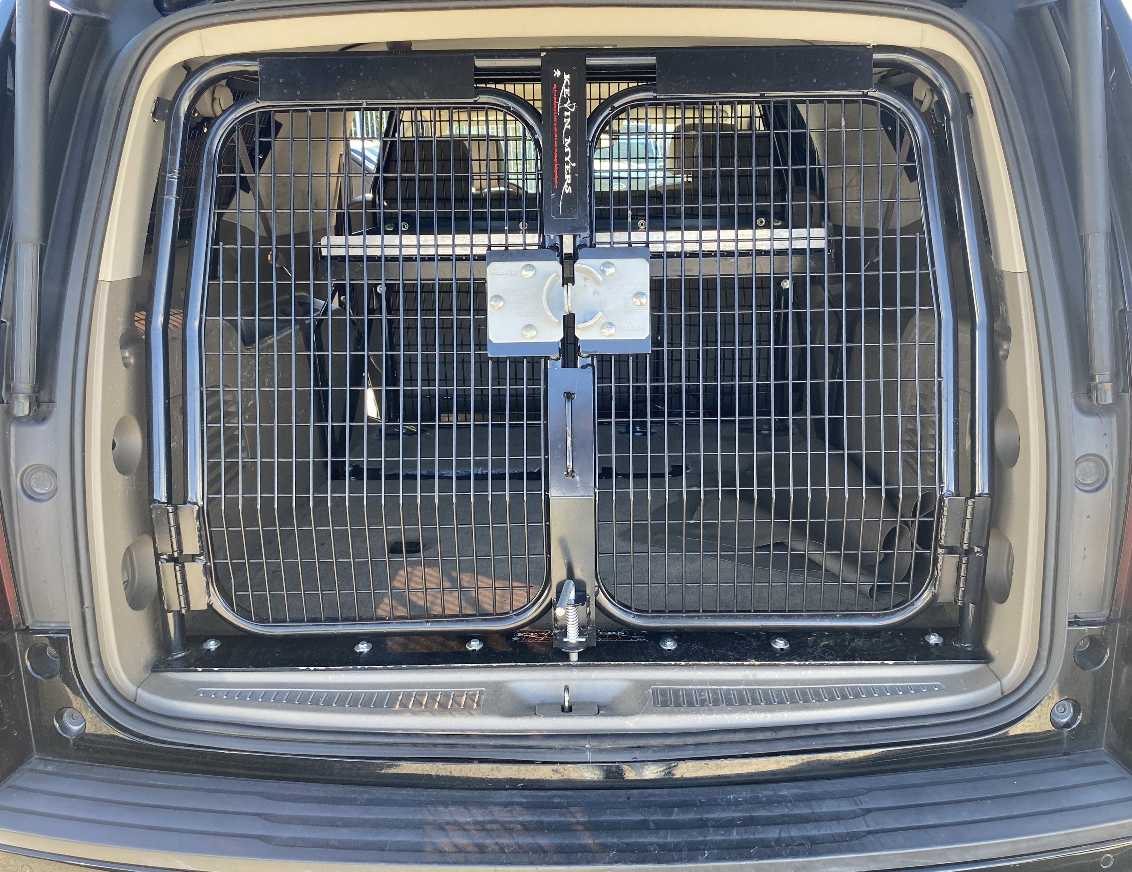 Used 2023 Chevrolet Suburban Premier image 19