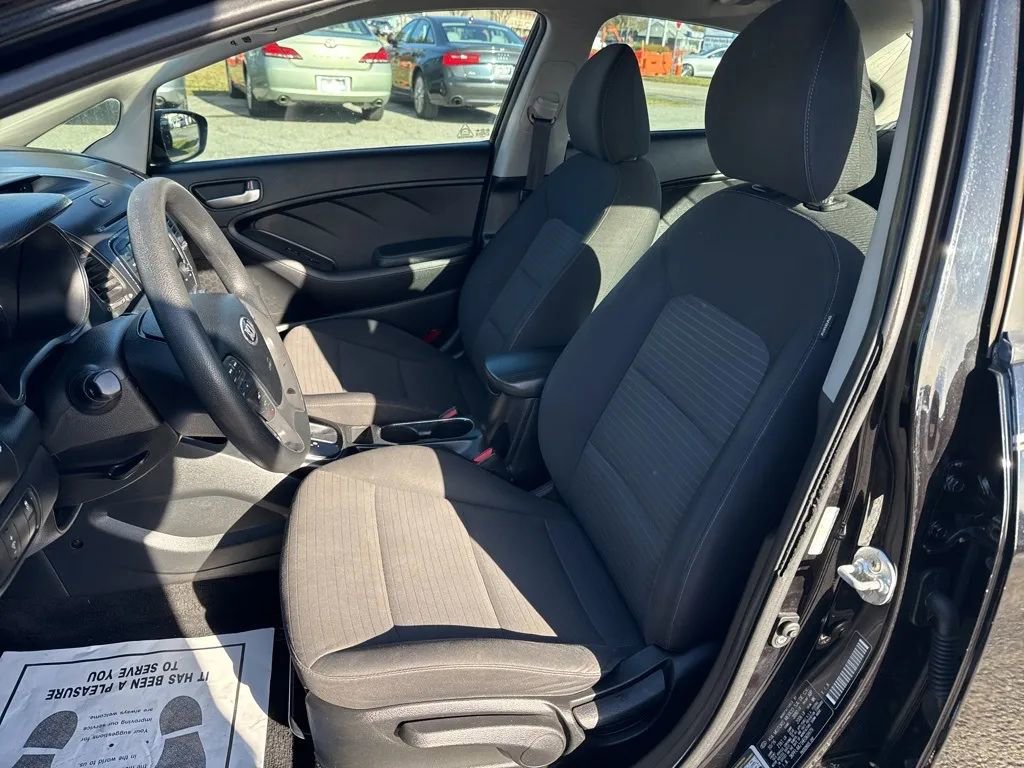 Used 2017 Kia Forte LX w/ LX Popular Package image 2