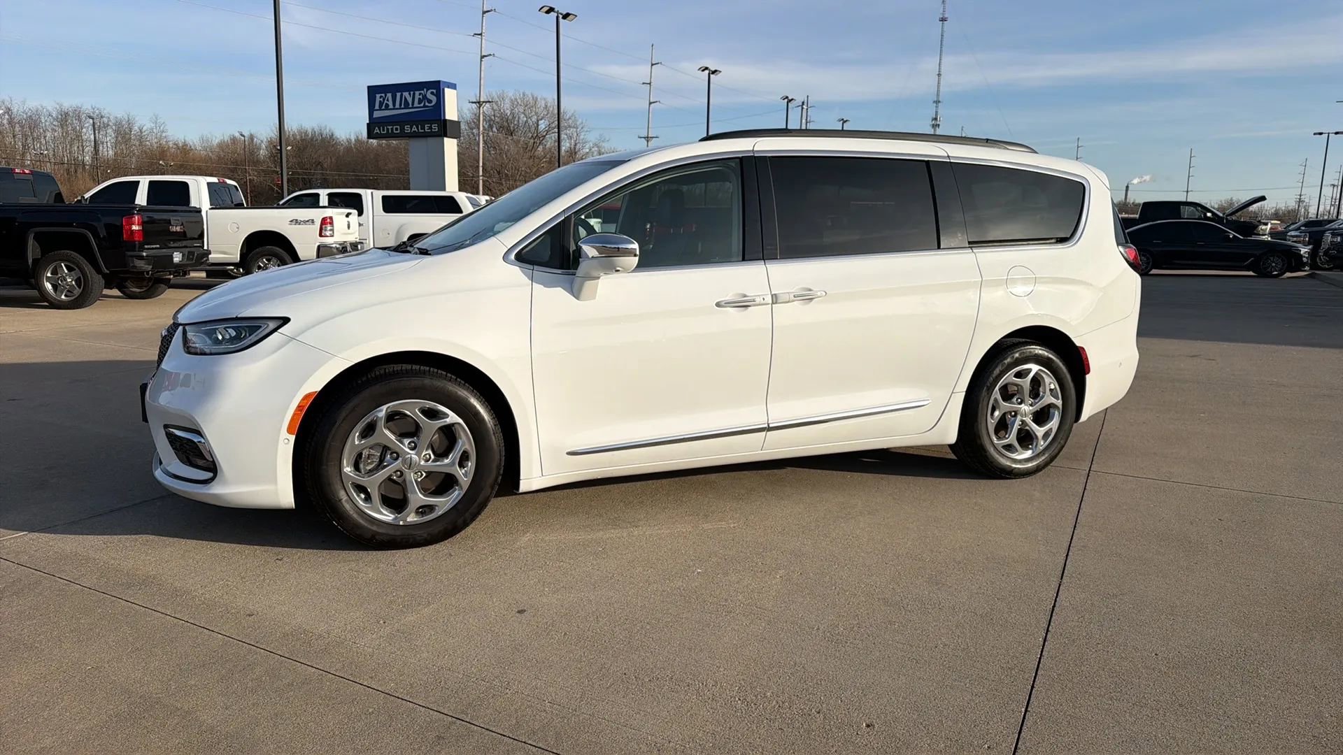 Used 2022 Chrysler Pacifica Limited image 6