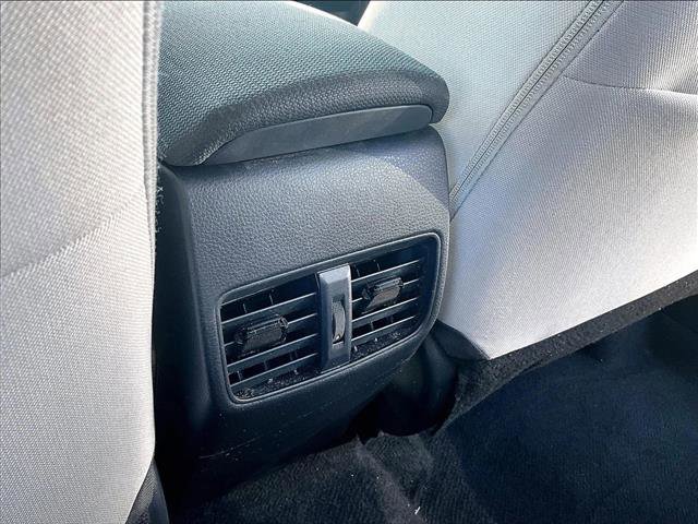 Used 2022 Toyota Corolla Cross L image 21