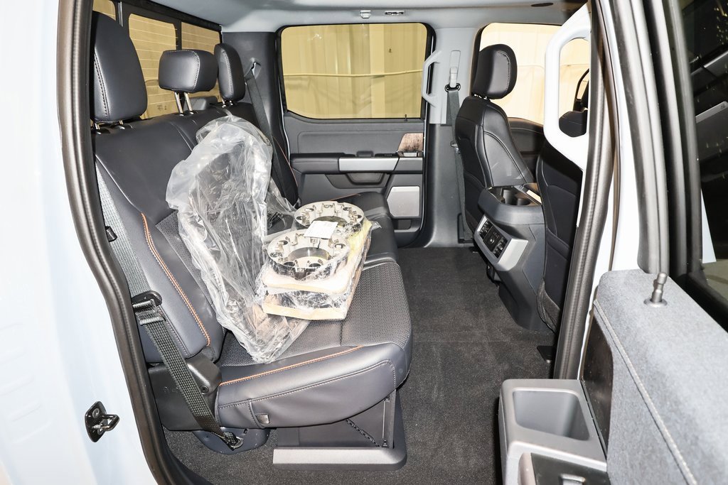 New 2025 Ford F350 Lariat w/ Lariat Ultimate Package image 15