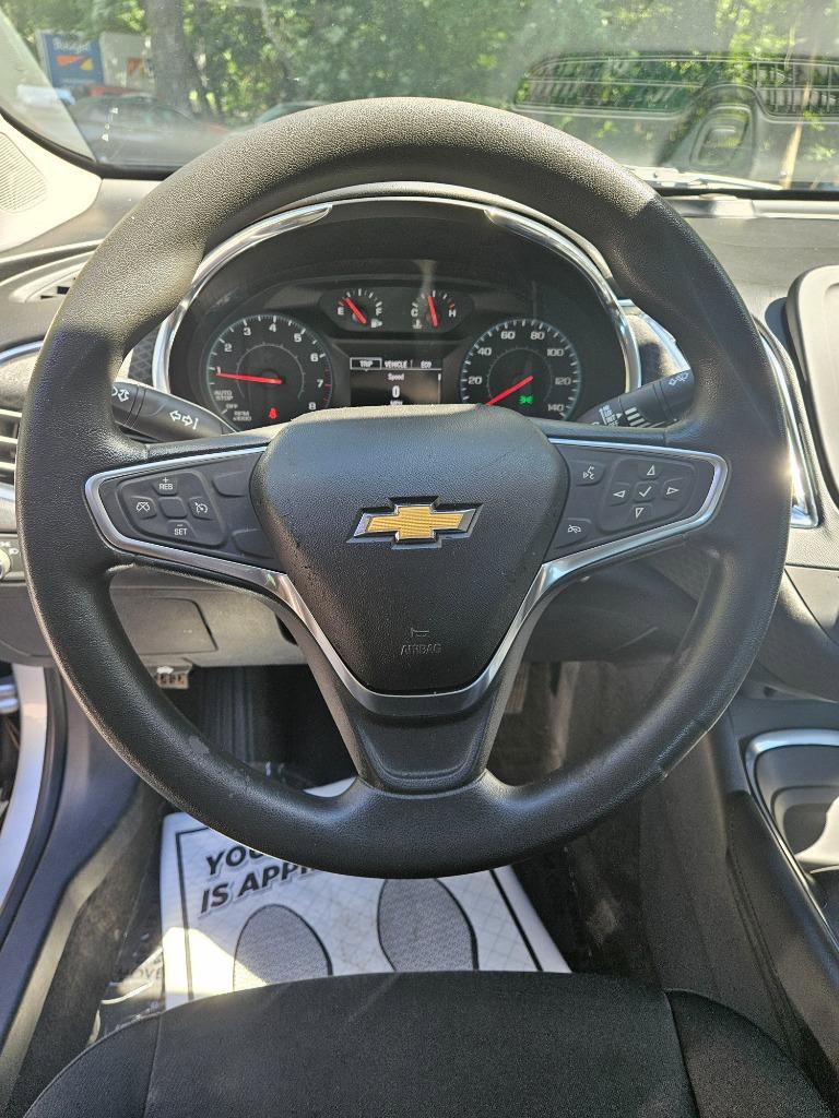Used 2018 Chevrolet Malibu LT image 23