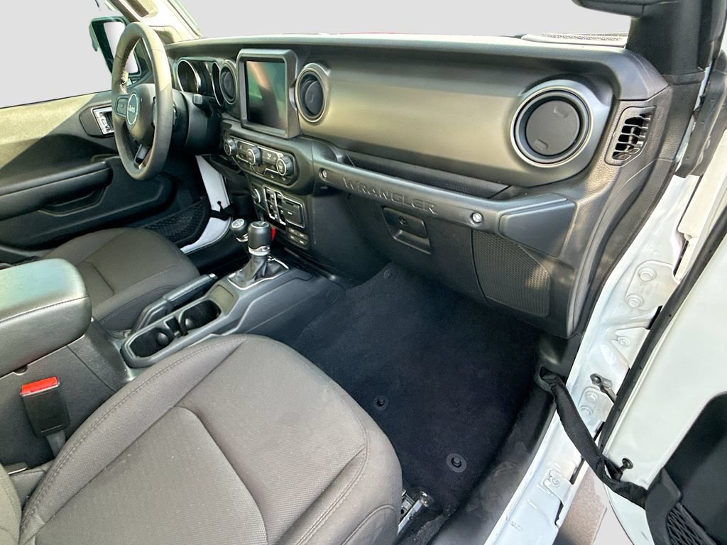 Used 2023 Jeep Wrangler Unlimited AWD/4WD image 33