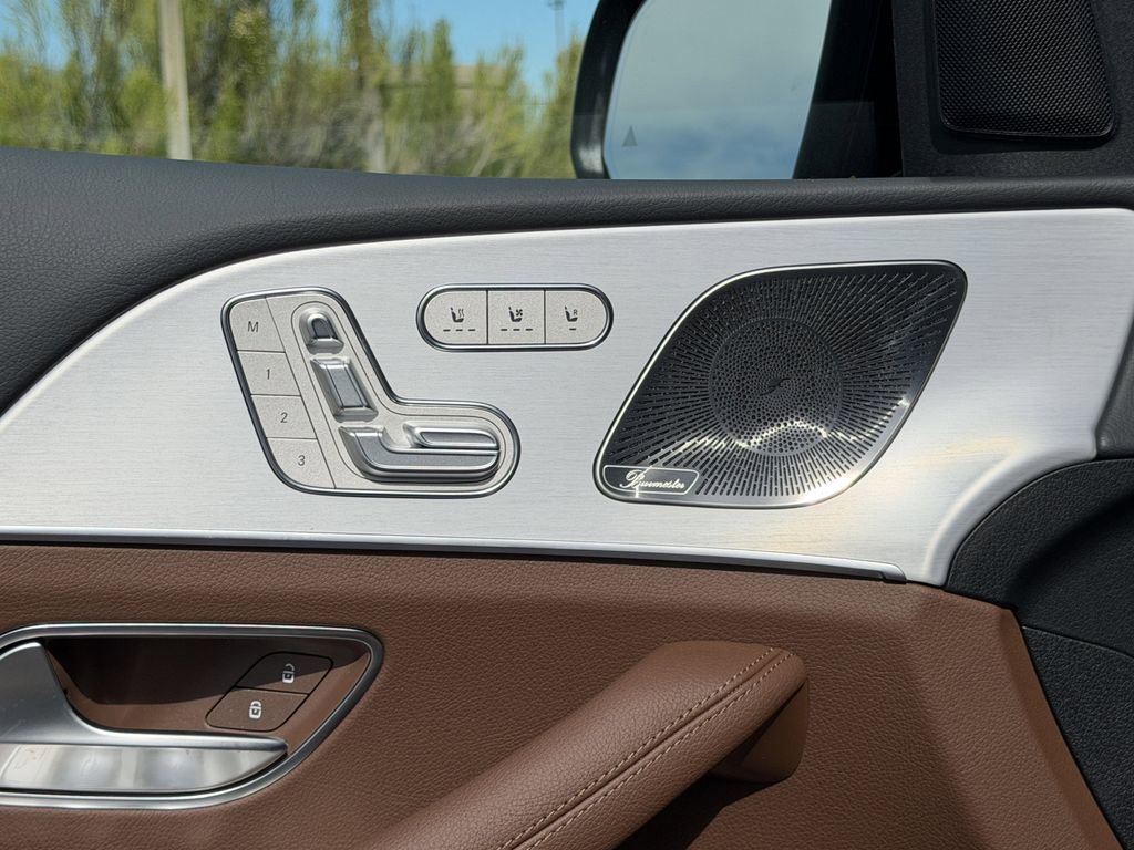 New 2026 Mercedes-Benz GLS 450 4MATIC image 17