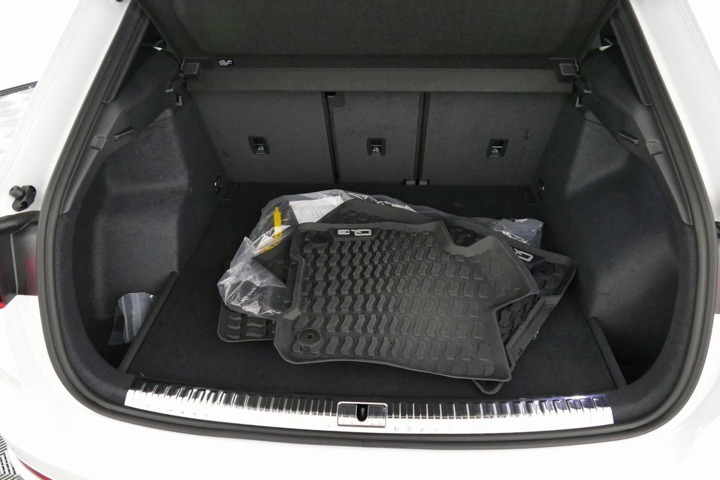 Certified 2025 Audi Q3 2.0T Premium Plus w/ Premium Plus Package image 33