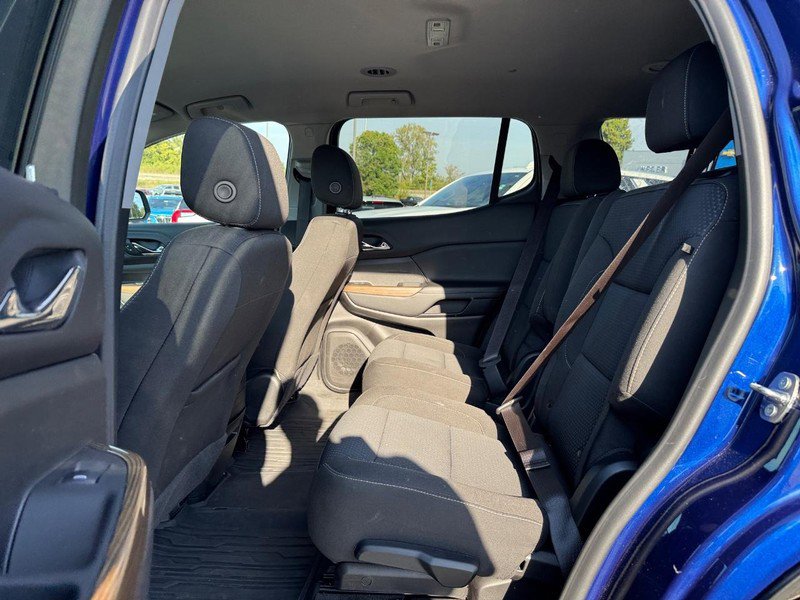 Certified 2023 GMC Acadia SLE w/ Driver Convenience Package image 10
