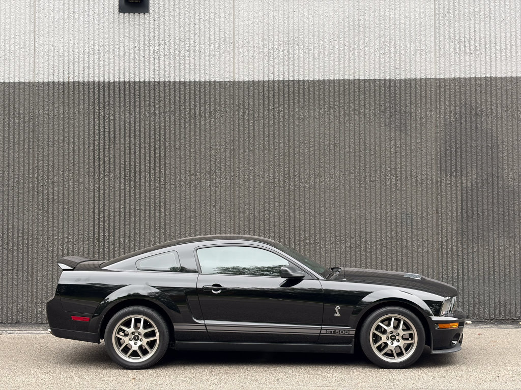 Used 2007 Ford Mustang Shelby GT500 RWD image 8