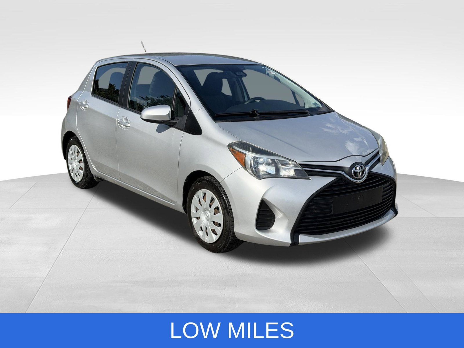 Used 2017 Toyota Yaris L FWD image 11