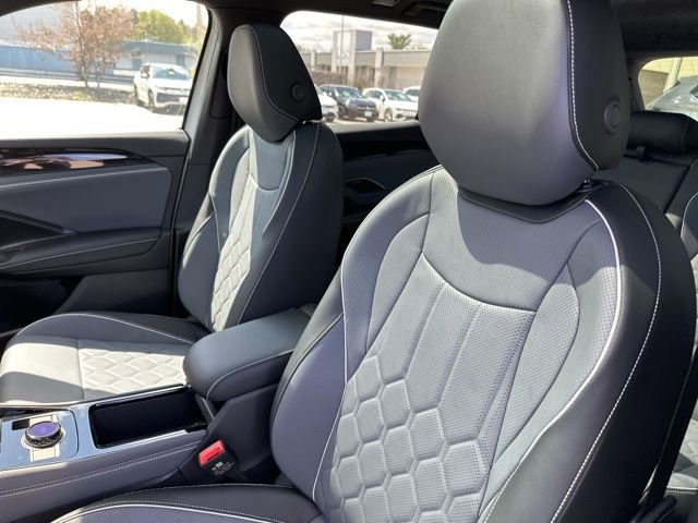 New 2026 Volkswagen Tiguan SEL R-Line AWD/4WD image 12