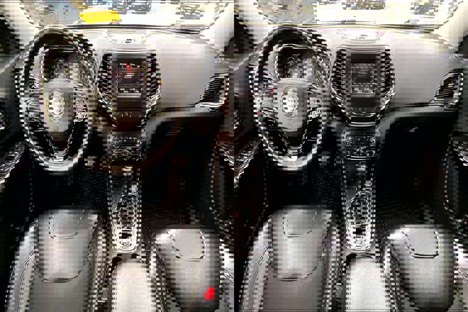 Used 2019 Jeep Cherokee Latitude Plus image 12