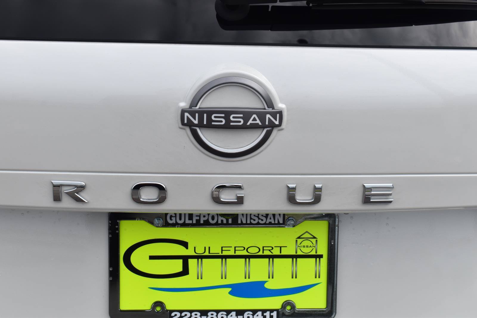 Used 2023 Nissan Rogue SV FWD image 7