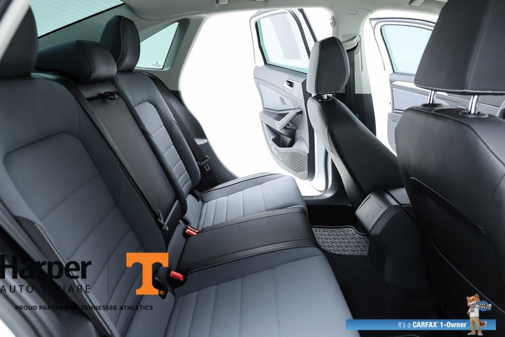 Used 2025 Volkswagen Jetta SE w/ Sunroof Package image 74