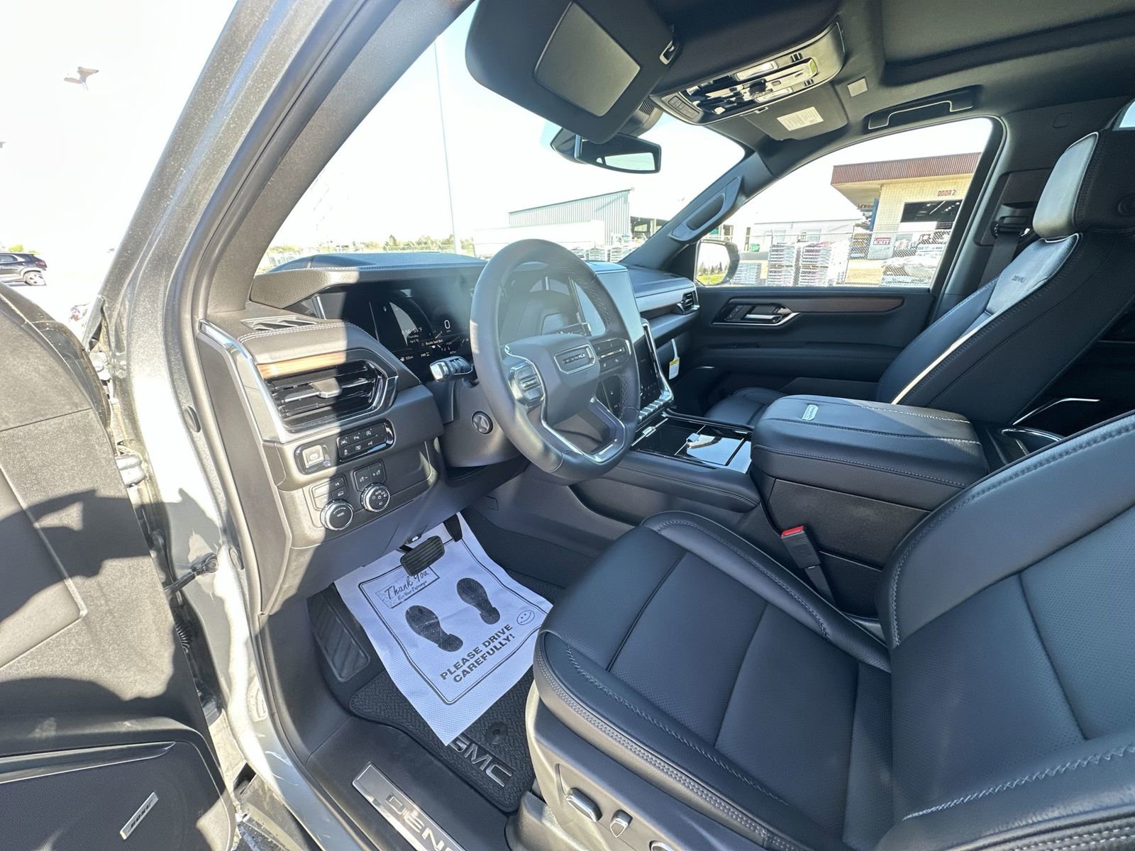 New 2026 GMC Yukon Denali w/ Sun & Power Step Package AWD/4WD image 10