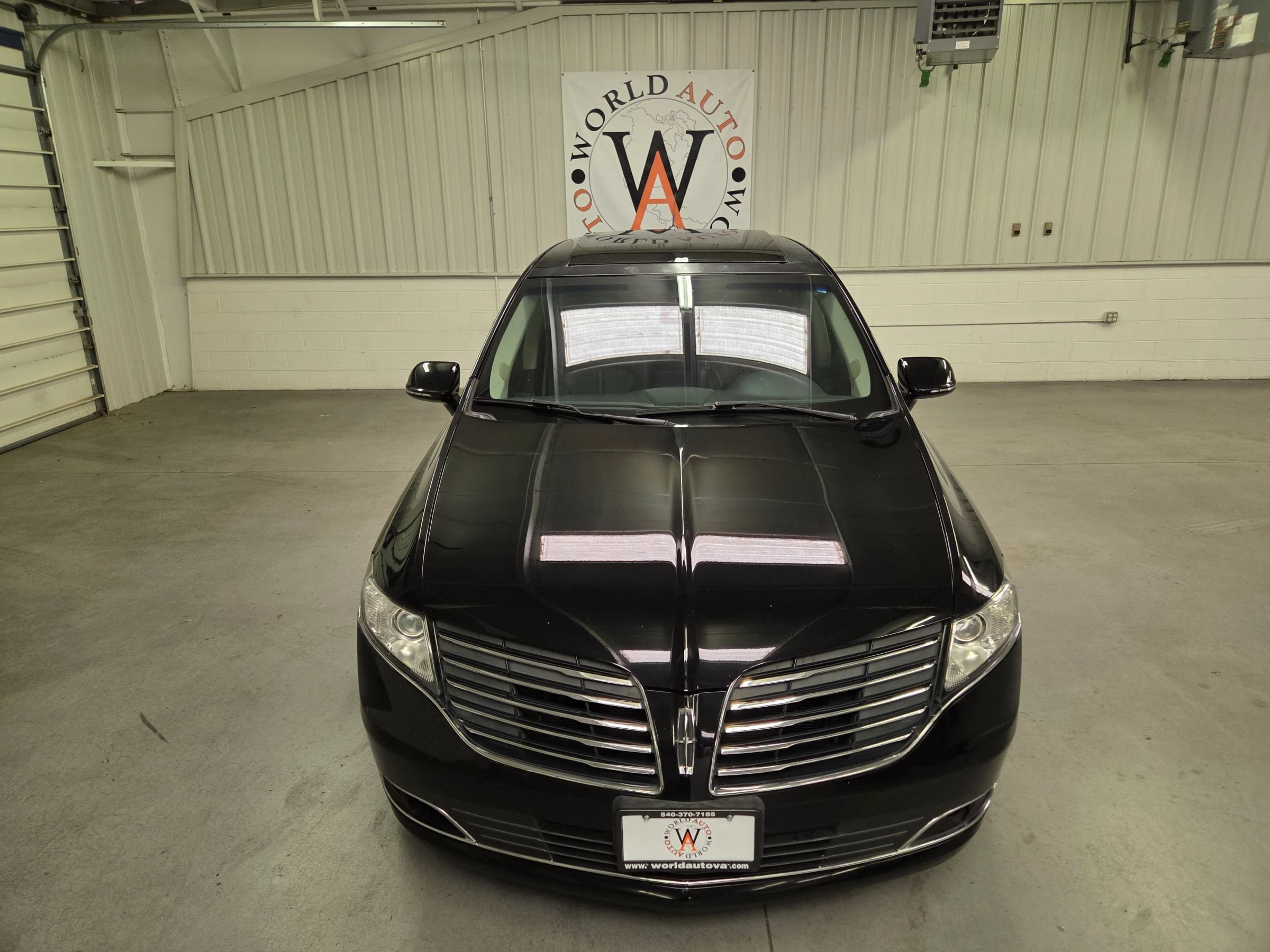 Used 2019 Lincoln MKT AWD image 12