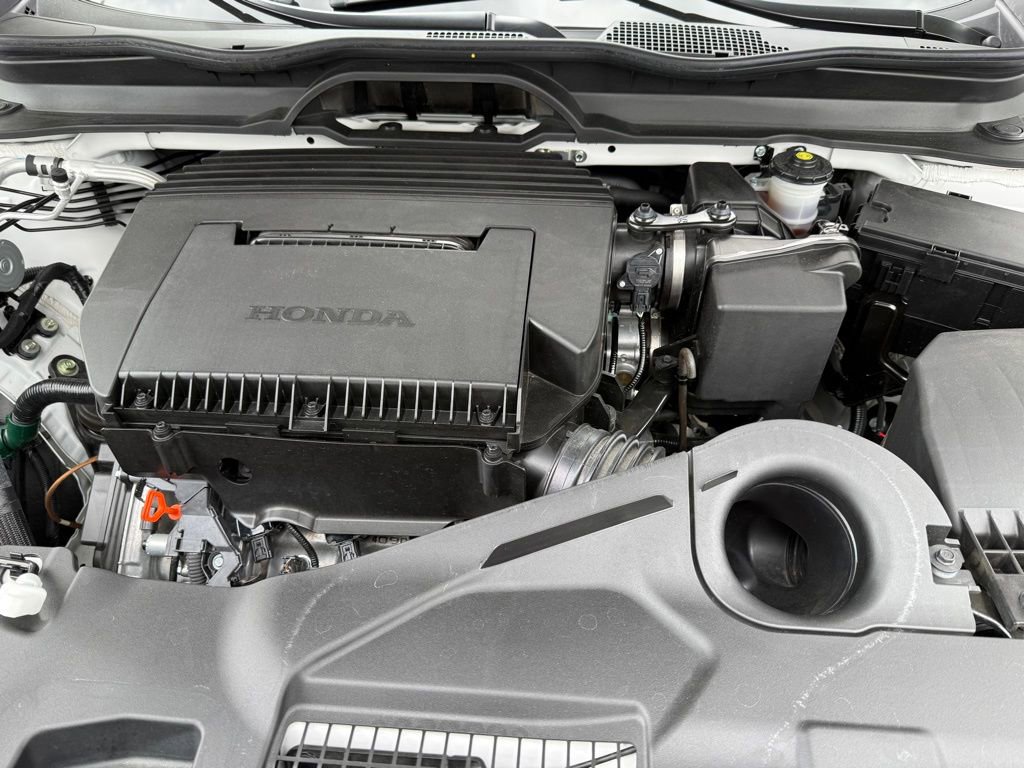 Certified 2025 Honda Pilot Touring image 14