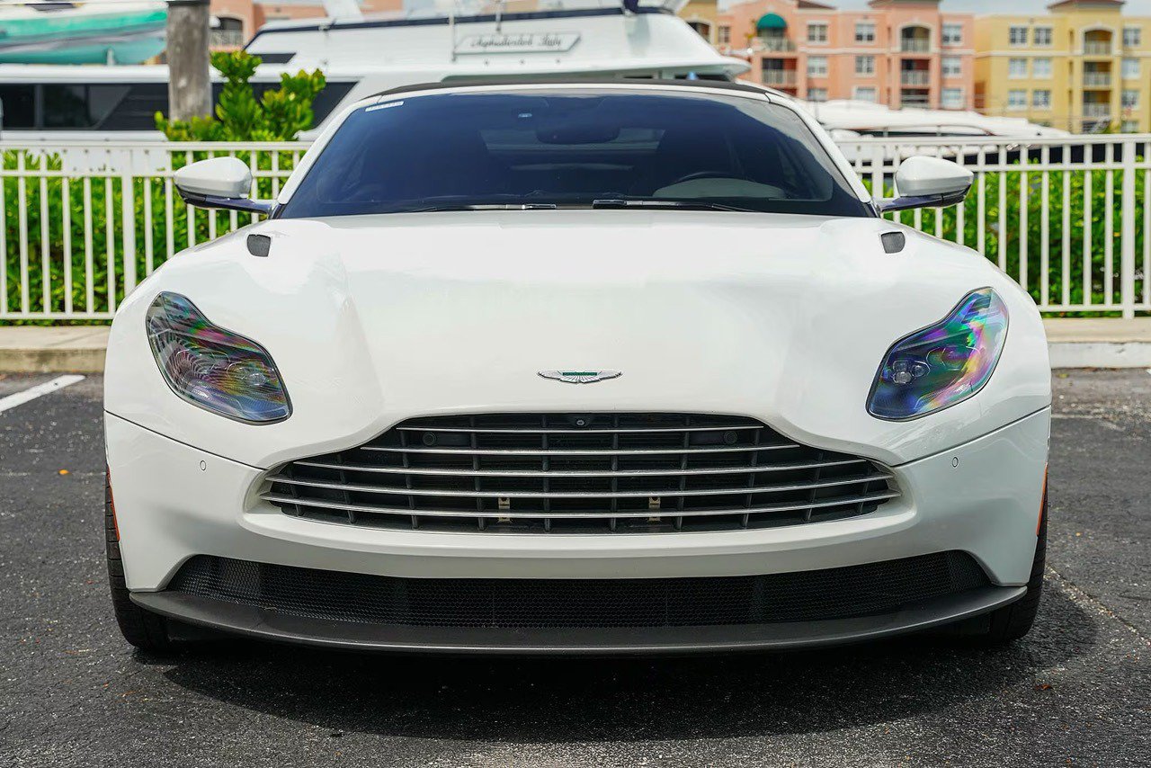 Used 2019 Aston Martin DB11 Volante RWD image 4