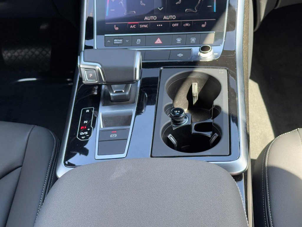 Used 2025 Audi Q7 3.0T Premium w/ Convenience Package image 14