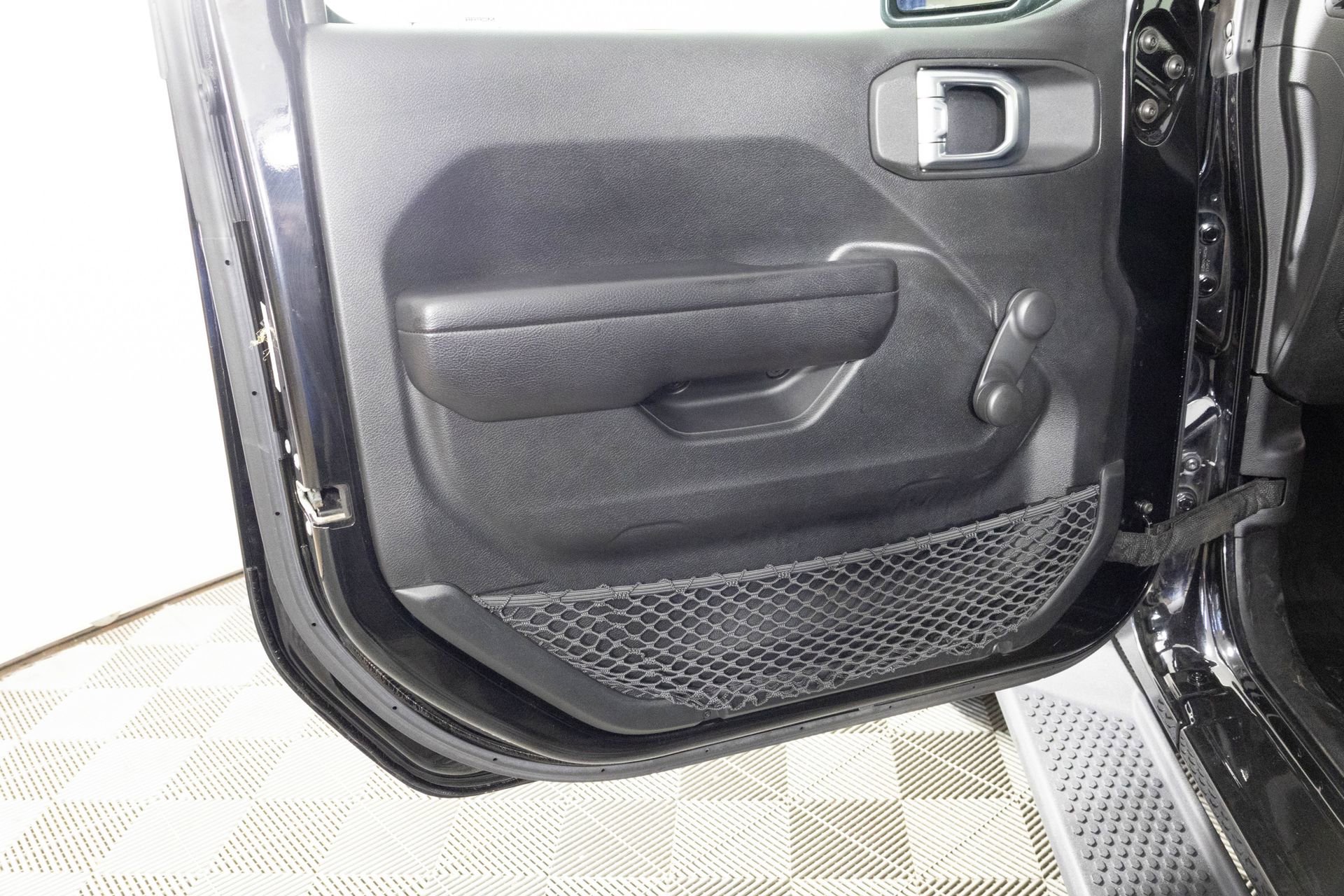 Used 2021 Jeep Wrangler Unlimited Willys image 17