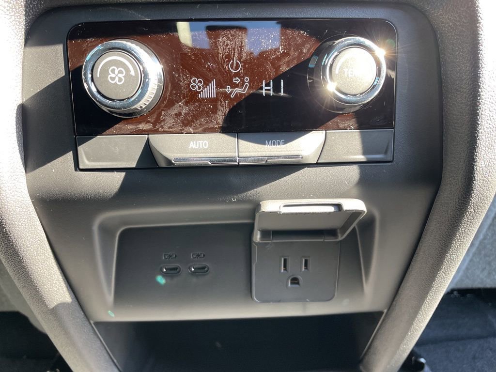 New 2026 Chevrolet Traverse LT w/ Driver Confidence Package image 36