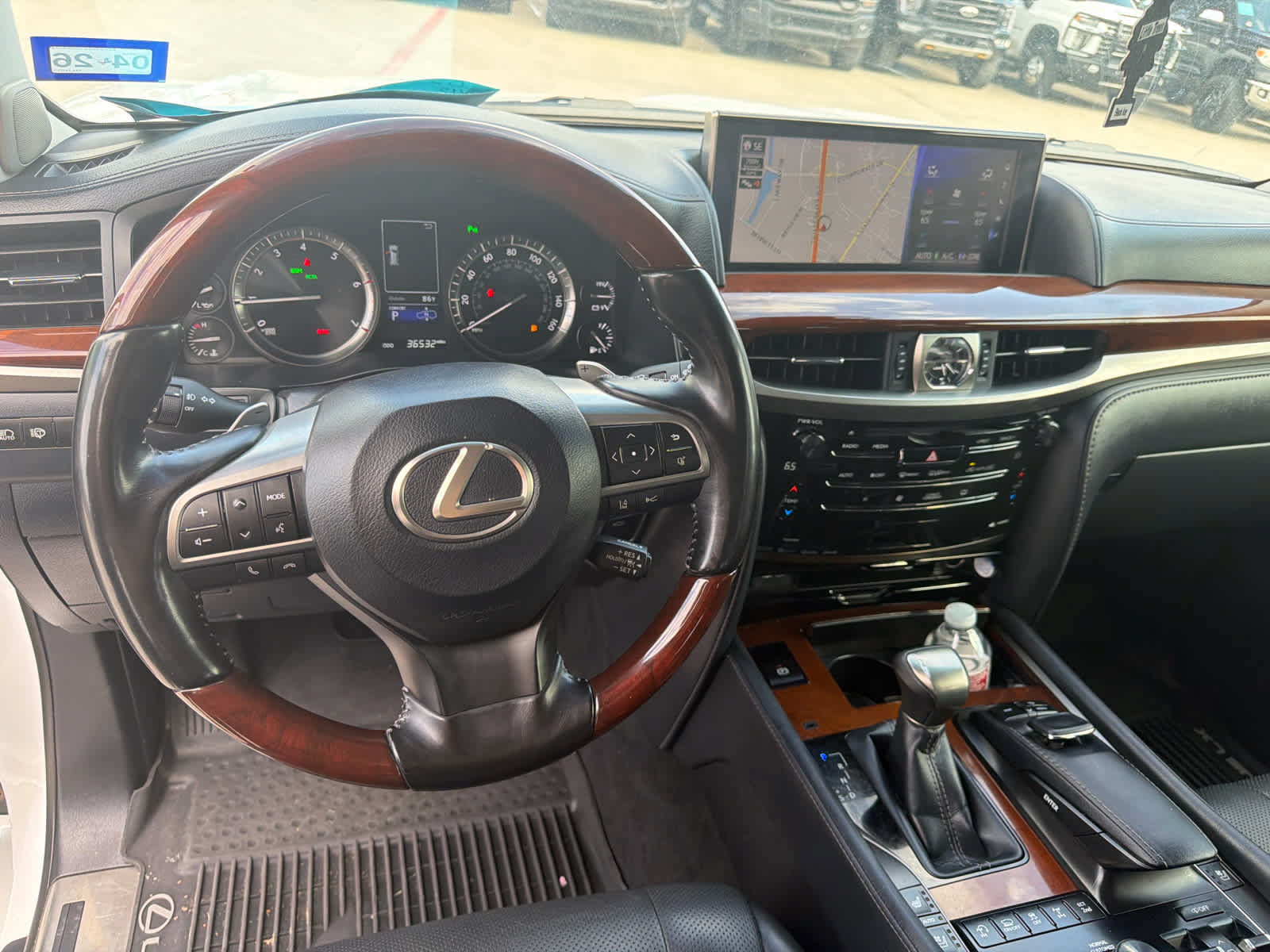 Used 2021 Lexus LX 570 4WD w/ Luxury Package image 9