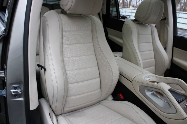 Used 2022 Mercedes-Benz GLS 450 4MATIC image 12