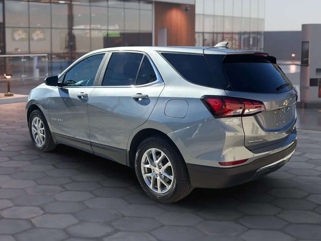 Used 2023 Chevrolet Equinox LT image 4