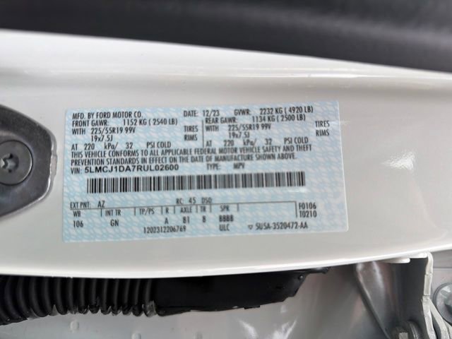 Certified 2024 Lincoln Corsair AWD w/ Equipment Group 101A image 34