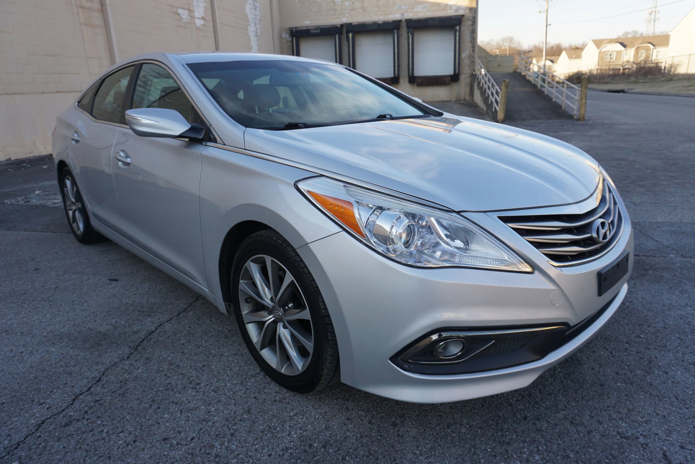 Used 2017 Hyundai Azera Sedan 4D image 5