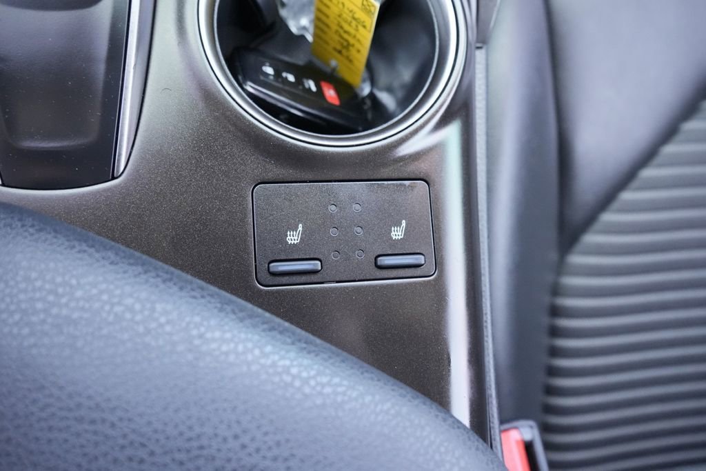 Used 2023 Toyota Camry SE w/ Cold Weather Package image 32