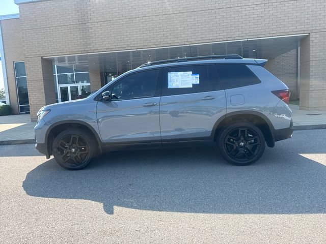 Certified 2025 Honda Passport Black Edition image 1