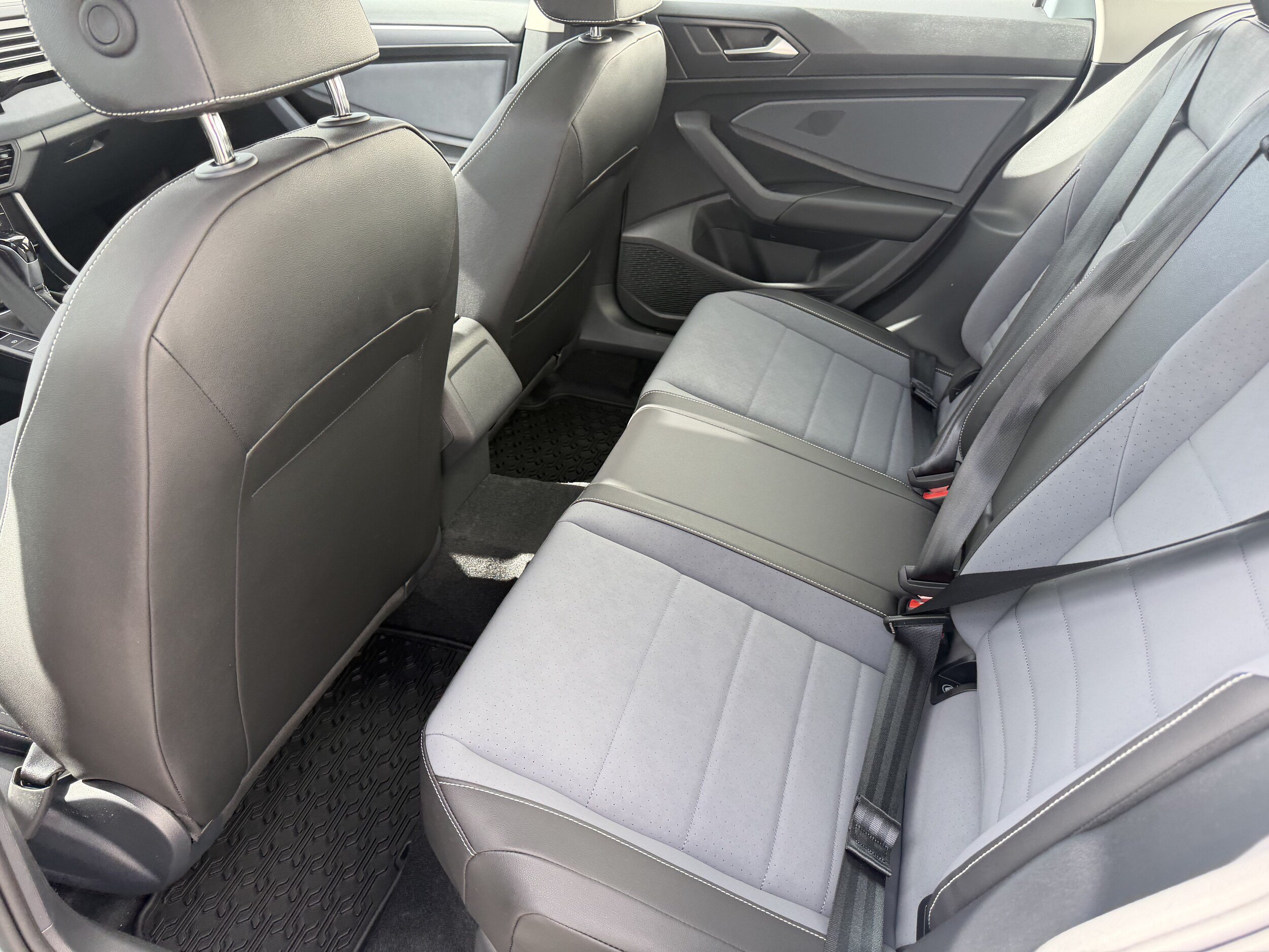 New 2027 Volkswagen Jetta SE FWD image 25