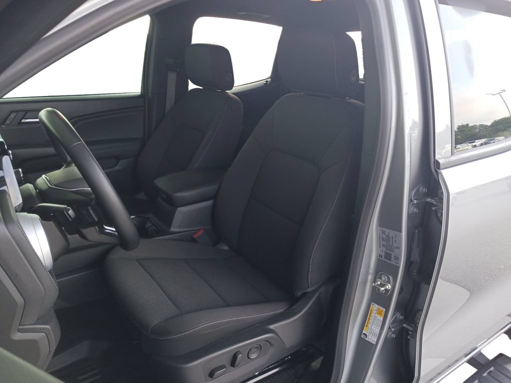 Used 2025 Chevrolet Colorado LT AWD/4WD image 27
