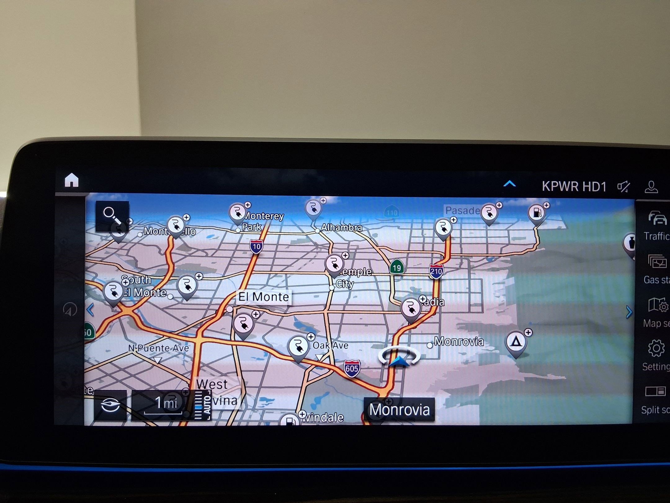 Used 2023 BMW 530e w/ Convenience Package RWD image 31