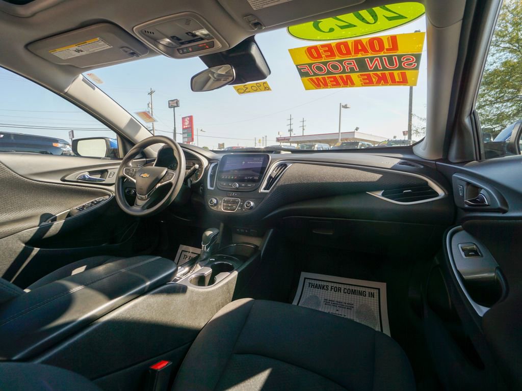 Used 2023 Chevrolet Malibu LT image 28