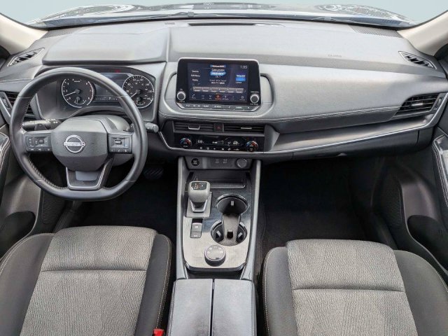 Used 2025 Nissan Rogue SV AWD/4WD image 14
