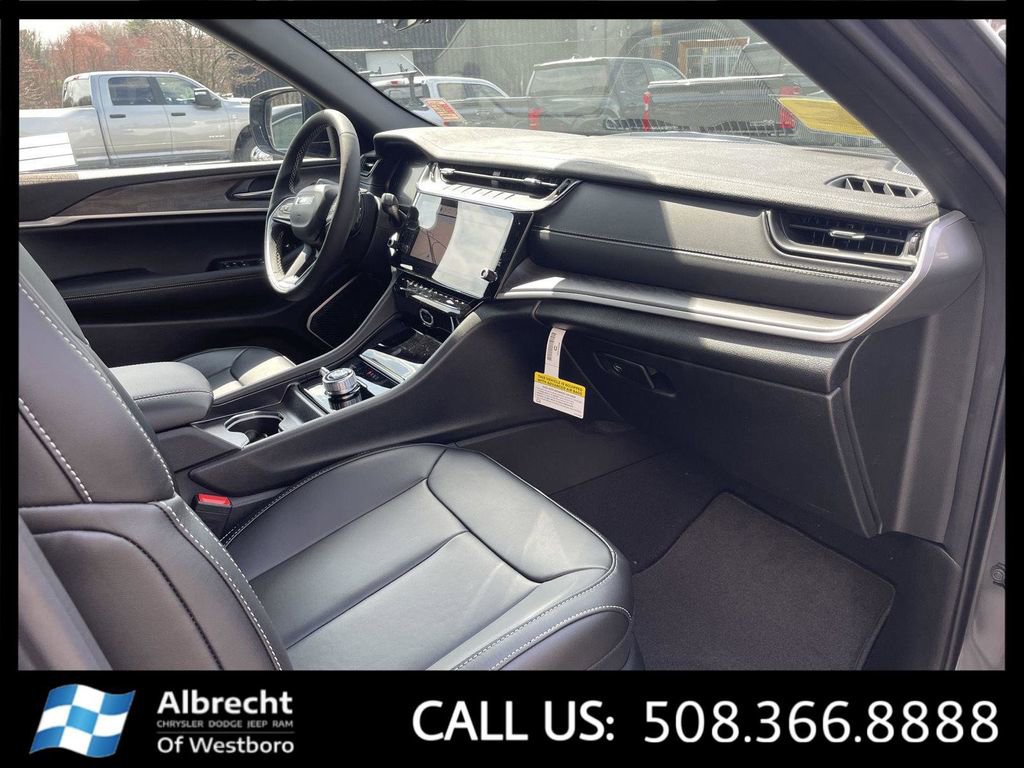 New 2026 Jeep Grand Cherokee Limited AWD/4WD image 15