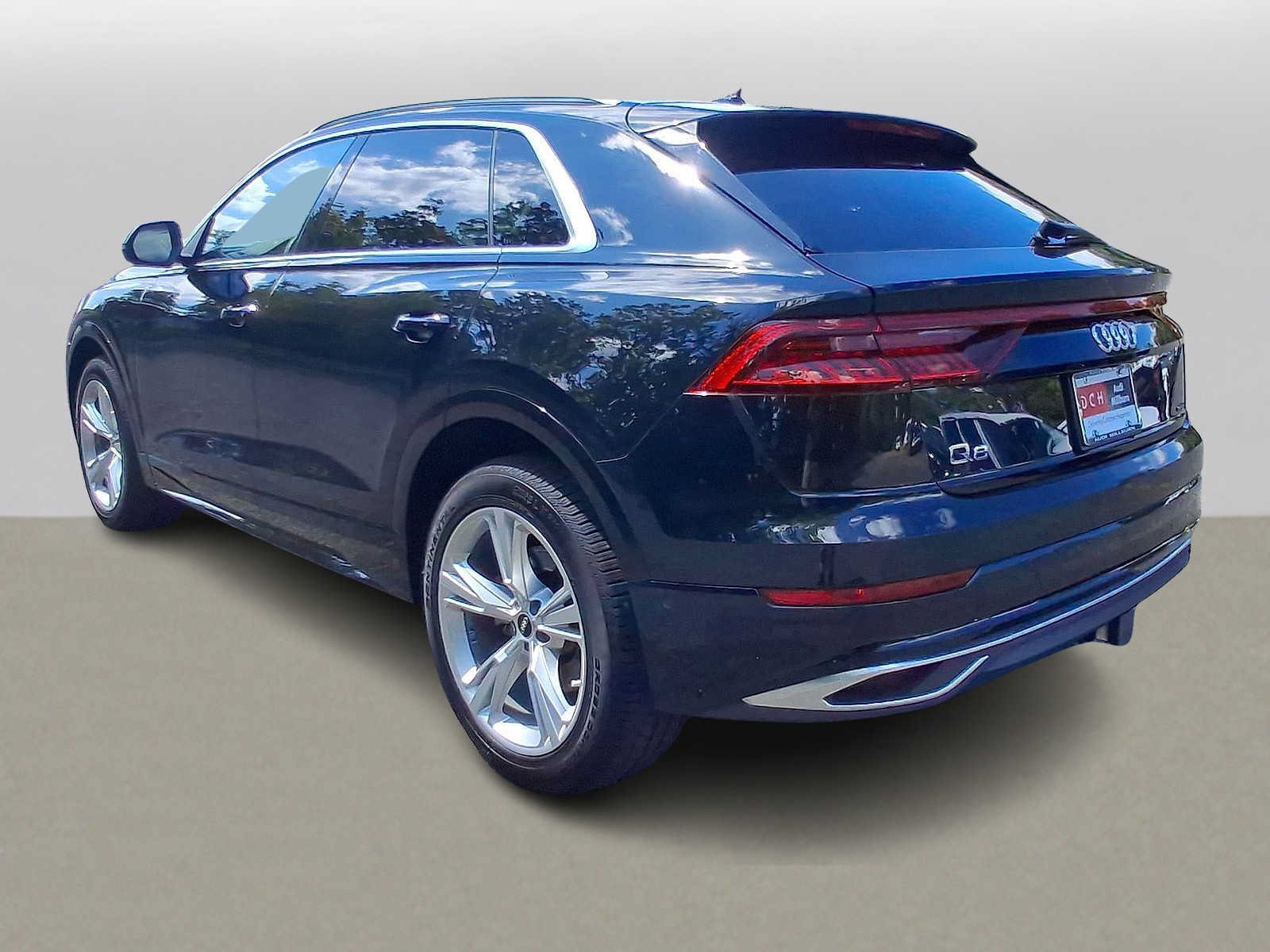 Used 2023 Audi Q8 Premium Plus AWD/4WD image 28