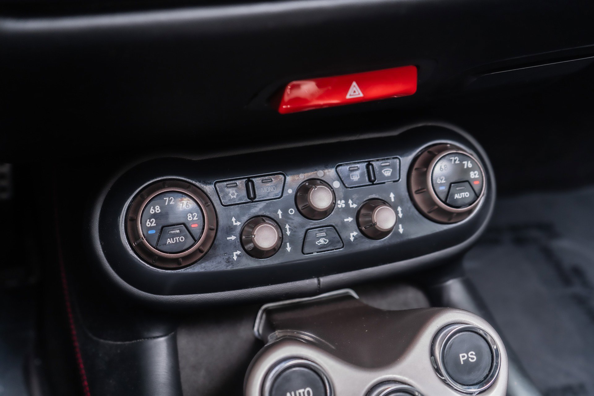 Used 2013 Ferrari California image 30