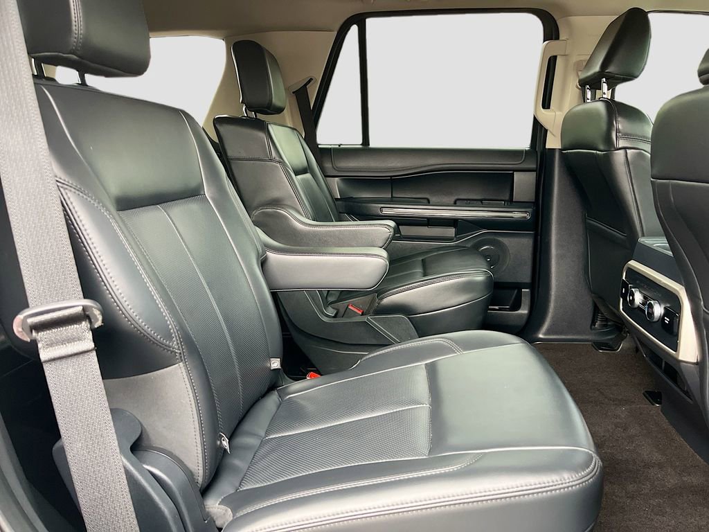 Used 2023 Ford Expedition XLT image 29