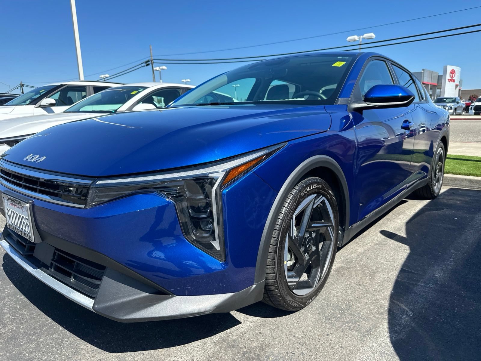 Certified 2025 Kia K4 EX FWD image 1