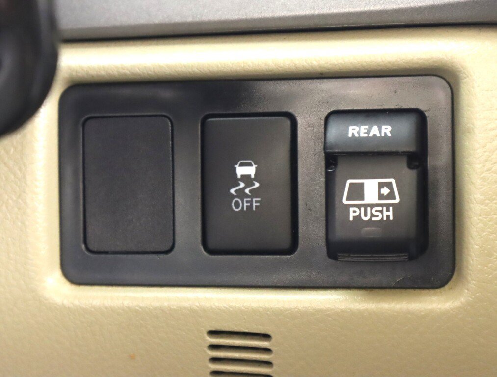 Used 2013 Toyota Tundra Limited AWD/4WD image 25