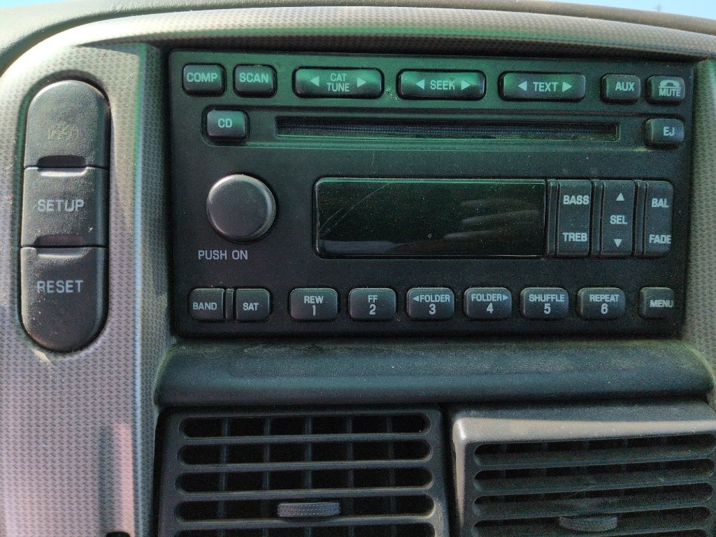 Used 2005 Ford Explorer XLT AWD/4WD image 14