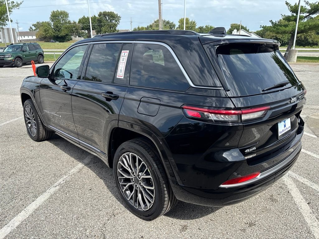 New 2027 Jeep Grand Cherokee Summit AWD/4WD image 10